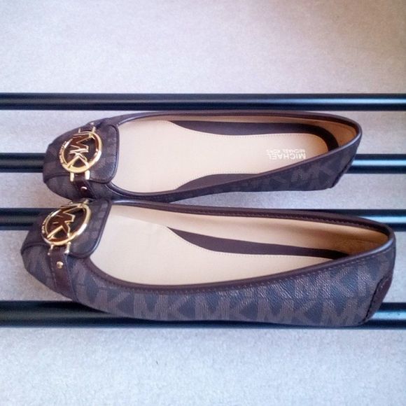 MICHAEL KORS Women's Logo Fulton Flats - NEW NWOB - Picture 3 of 8